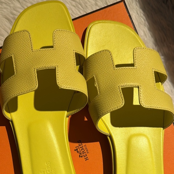 🛑 SOLD 🛑 Hermes Oran Flat Sandal Lime Epsom Leather BRAND NEW - Picture 3 of 3
